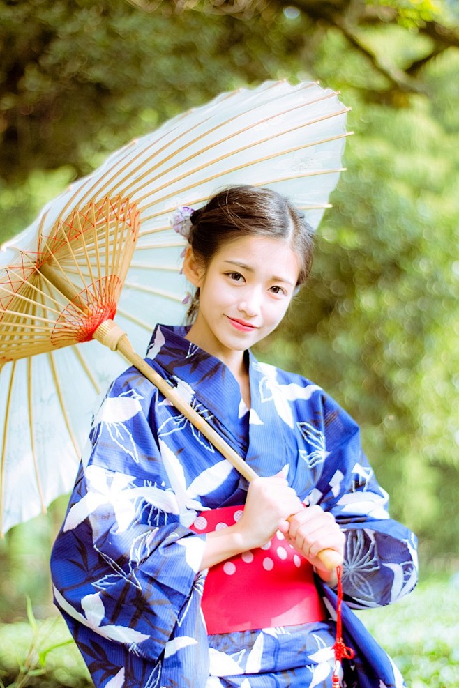 90后马尾辫美女和服清新写真5