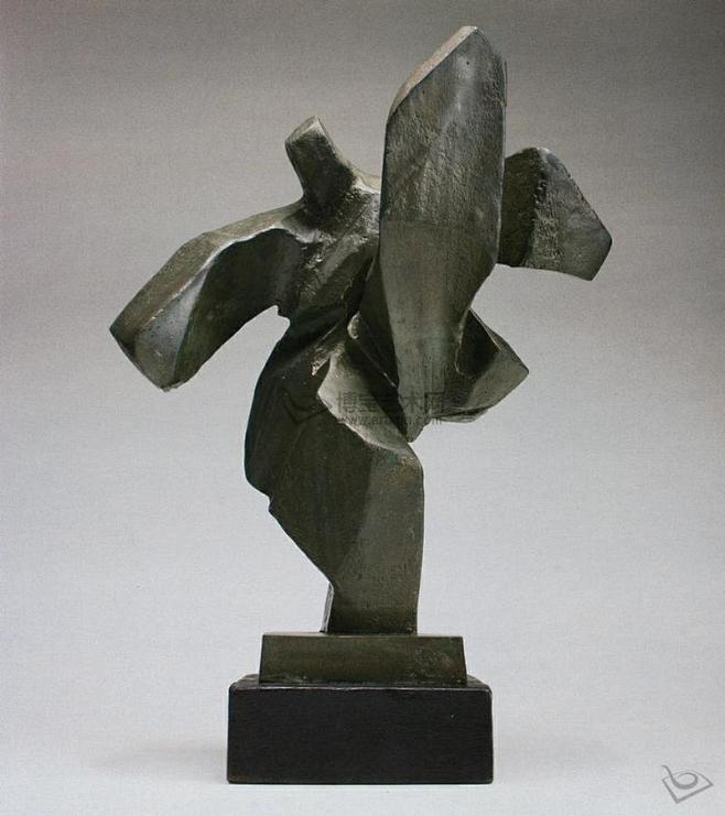 用现代诠释雕塑精髓与自然浑然一体的精神境界中国公共艺术网中国公共