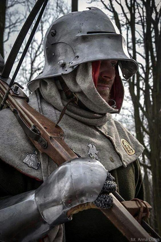 欧洲中世纪军服图片