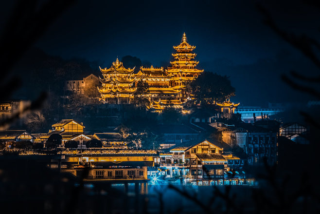 敦煌莫高窟夜景图片