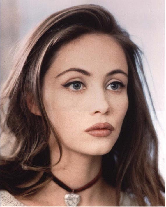 艾曼纽·贝阿emmanuelle béa.