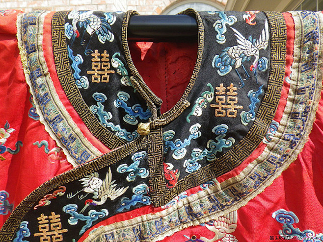 清代红底婚庆鹤纹寓意吉祥图纹刺绣服图片及价格古代服装织品绣片交易