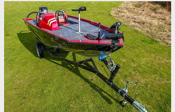 红黑路亚艇路亚钓鱼艇