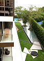 Contemporary pool in Pattaya, Thailand by TROP