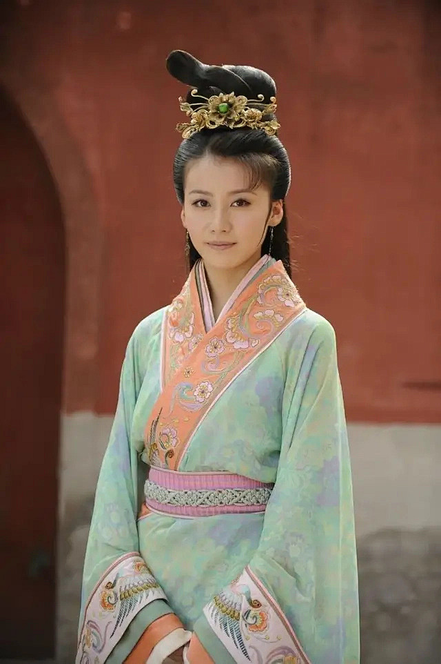 近水楼台接倒影采集于2020-05-13 13:21:18西施1喜欢古装美女甄选近水