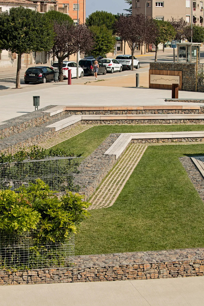 集颜值与功能于一身,台阶处理高差可以这么设计 : 台地玩出高度,设计