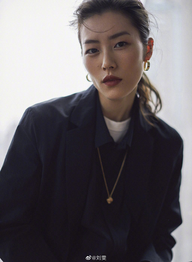 ayo杉杉来啦从34we32q24转采于2021-04-17 09:43:54刘雯超模ayo杉杉来