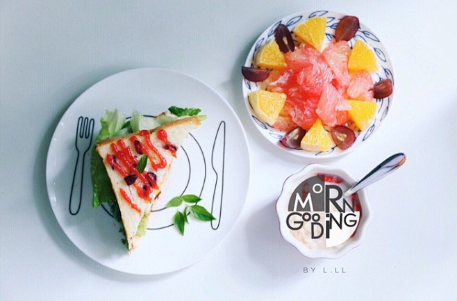 #早餐#夹蛋三明治[糗大了]+枸杞燕麦粥+水果~