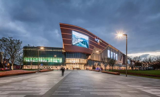 labdh实践上海万象城海万象城位于吴中路商业中心前有长580米宽40米的