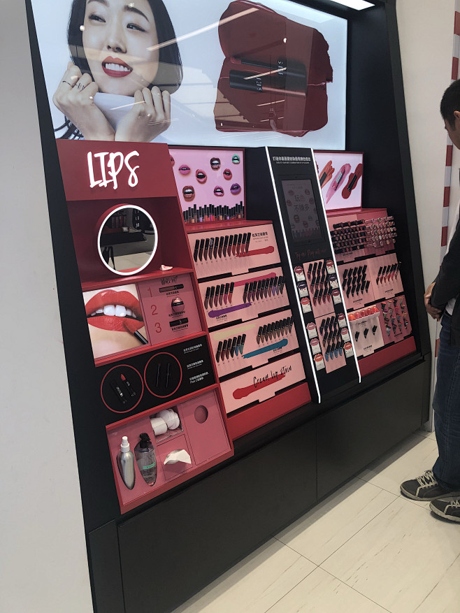 丝芙兰上海新概念店丝芙兰口红陈列