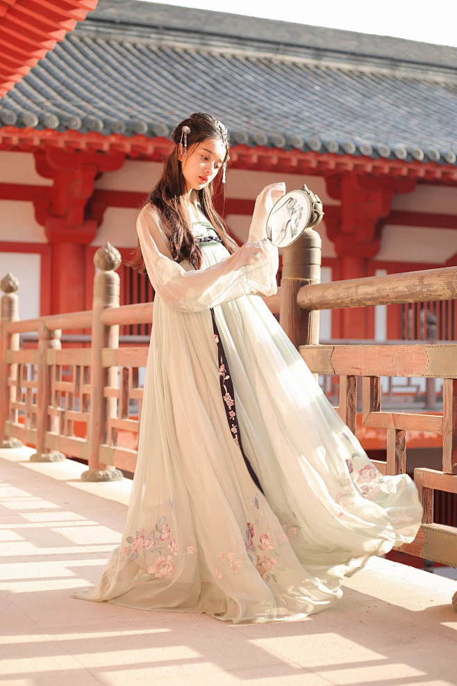 居小然采集到古风/古装/美人/倾城/真人  采集 majingbossma.lofter.