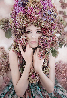 湖畔阴影采集到克里斯蒂·米切尔(Kirsty Mitchell),英国摄影师