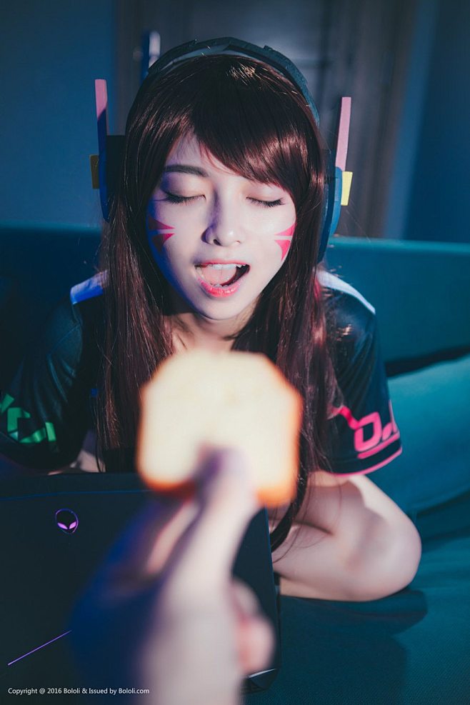 波萝社超凶的诺dva角色扮演cos写真42p在线看