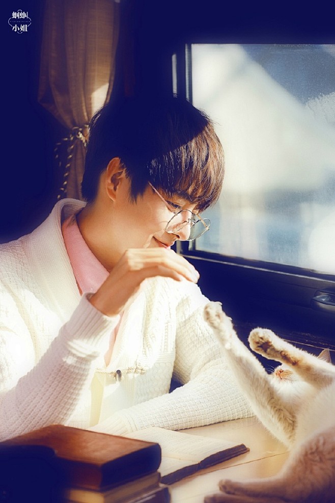 在一个暖暖的下午有帅哥陪喝茶derek王朝阳austin陈名豪妆发朱建武