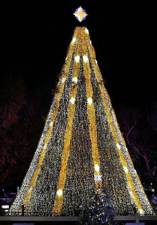 盘点2015年全世界最有创意的圣诞树，小...