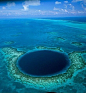 洪都拉斯蓝洞。世界十大地质奇迹和潜水圣地之一。蓝的好纯粹。