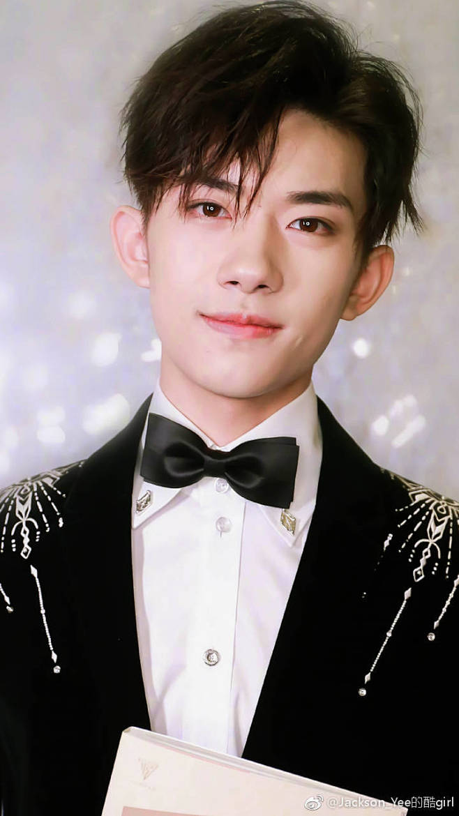 易烊千玺超话-新浪微博超级话题