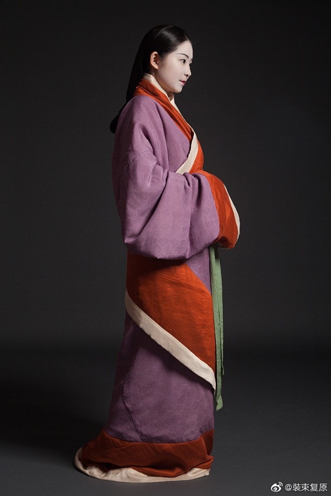 装束复原西汉初期仕女装束