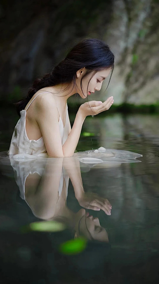 kaerah从沫青转采于2021-06-29 12:55:47全屏超清壁纸:小姐姐壁纸(4)