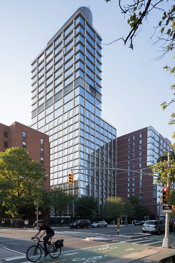 409 215 CHRYSTIE - HERZOG & DE MEURO