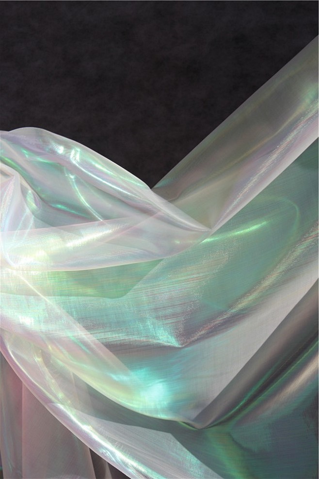 绿光微粉网纱蕾丝进口透视七彩镭射服装布料连衣裙设计师幻彩面料淘宝