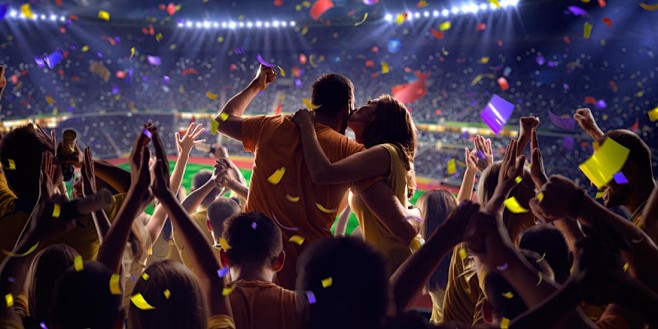 足球场狂欢的人群高清图片