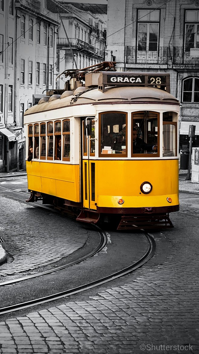 验之旅。在这里一辆车从老城出发,连接城市里