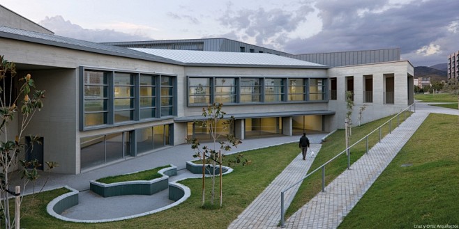 UGR大学学习中心,格拉纳达 \/ Cruz y Ortiz Arch