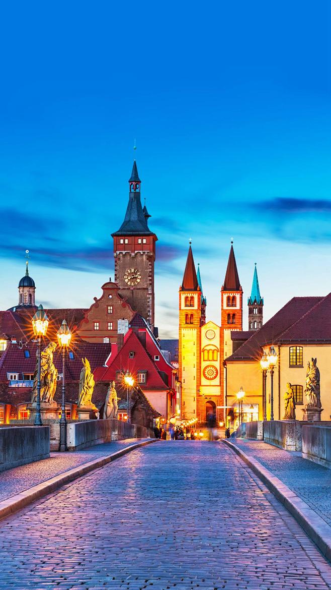 风景如画的古城维尔茨堡坐落在美因河畔,拥有众多巴洛克风格建筑物