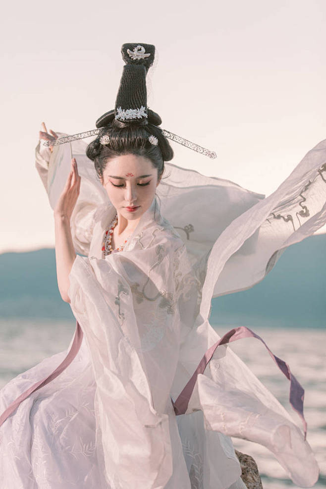 YuYu-WANG-采集到【参考素材】布料-流动的气