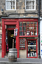 The Wee Whiskey Shop, The Royal Mile, Edinburgh, Scotland, via Flickr.#Edinburgh #Scotland