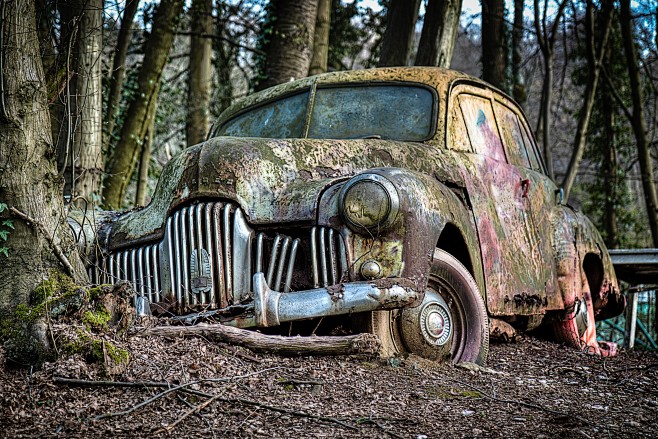 General 2560x1707 car outdoors wreck 