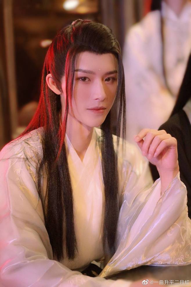 模特一曲又名洋洋微博一曲升平二月红汉服大氅对襟大袖鹤氅汉服小哥哥