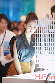 迪小仙的酸奶疙瘩采集到你眼里存山河我存你——陈钰琪现代装