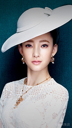 洛云汐采集到美女明星~写真代言