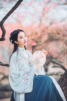白布鞋de傲慢采集到美文