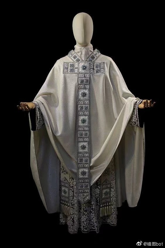 天主教神父服图片