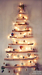 【家居-YOKA】这样的圣诞树不但漂亮美观，还大大的节省了空间！圣诞快乐~！