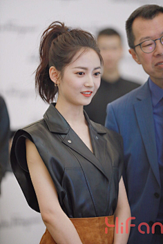 迪小仙的酸奶疙瘩采集到你眼里存山河我存你——陈钰琪现代装