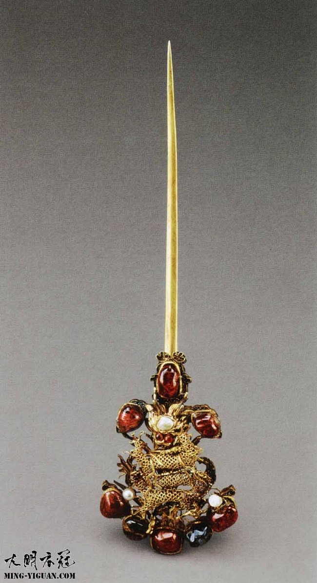 明万历累丝嵌珠宝龙纹金挑心