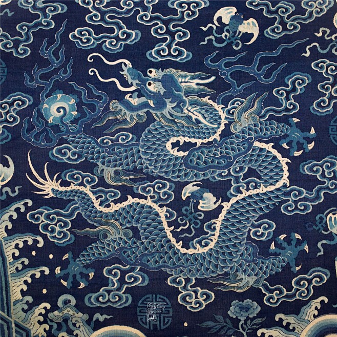 蓝色缂丝三蓝云蝠寿龙纹男棉龙袍细节清乾隆br