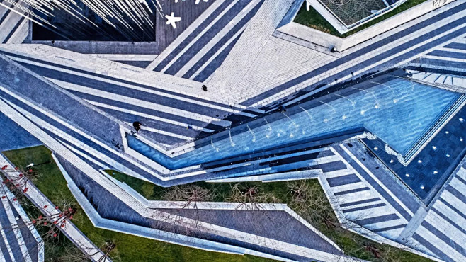 折线式景观空间