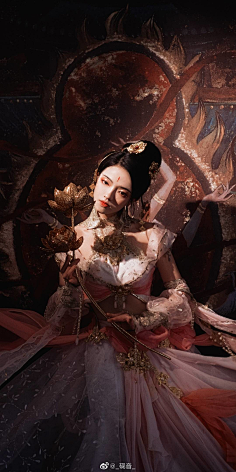 落-烨采集到R-真人-光影-摄影-构图