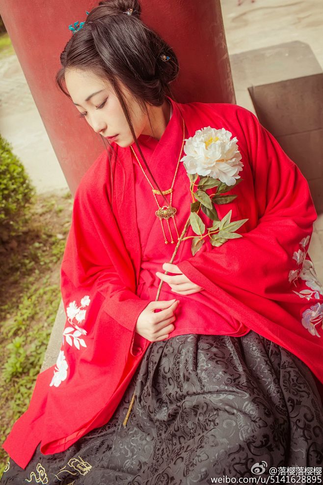 汉服鉴赏参考图集绘画 服饰 唯美古风中式写真