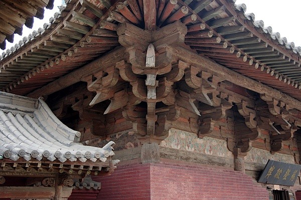 山西平遙鎮國寺五代遺構萬佛殿轉角鋪作