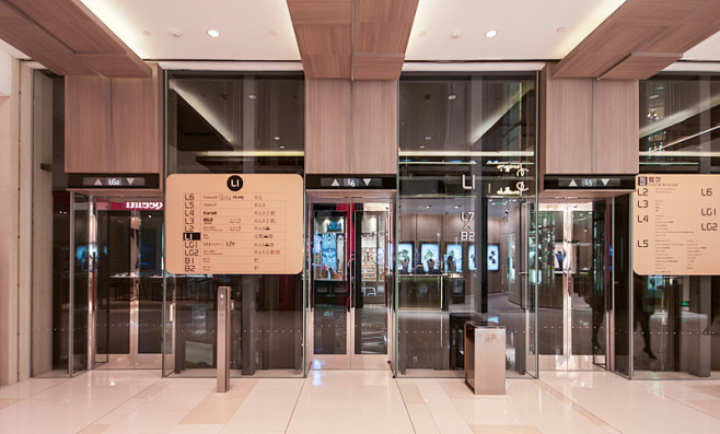 14上海环贸iapm商场0标准电梯厅