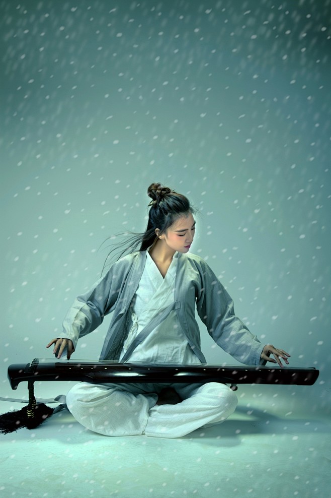 一切随然从点石艺术转采于2017-10-06 14:05:34【古琴乾坤】古典美女