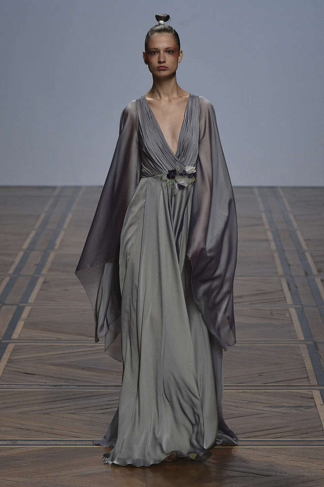 现代服装-花瓣网|陪你做生活的设计师 | raperystud