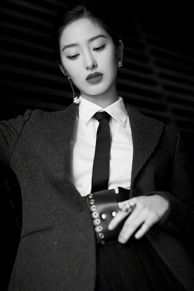 fwfsttiu从墨菲儿kk转采于2021-10-18 10:35:31杨采钰商务配图fwfstt