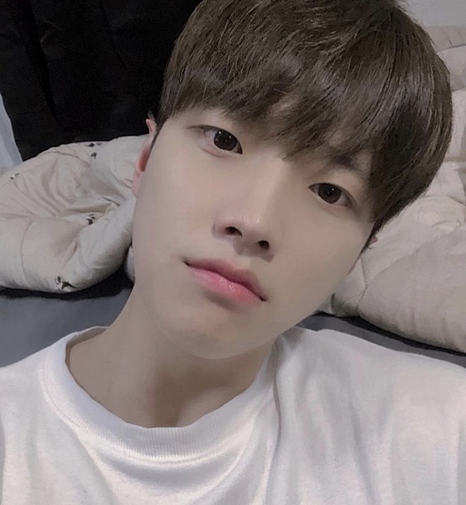 21:02:19深夜男朋友的照片 - 微相册男生拍照ivan-1the9同采自photo